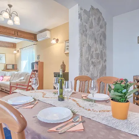 Ivana Tatil Evi Marčana